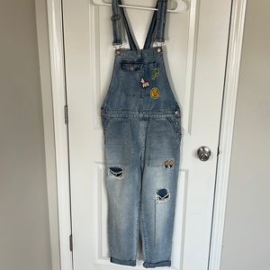 Forever 21 pinata patch overalls